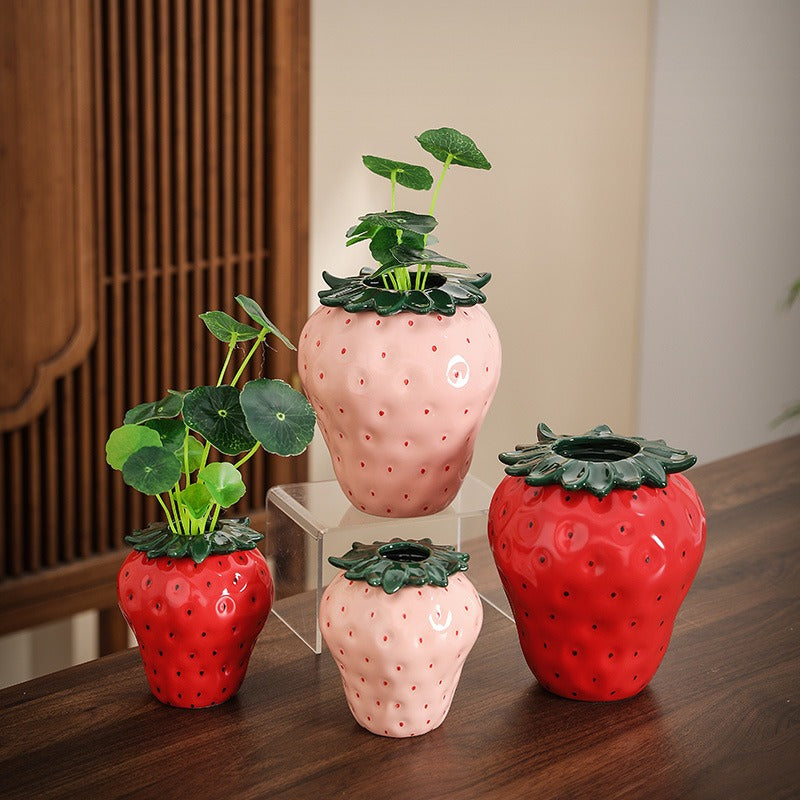 Strawberry ceramic vase, flower arrangement, living room home decoration ornament, hydroponic flower pot, high-end and high aest