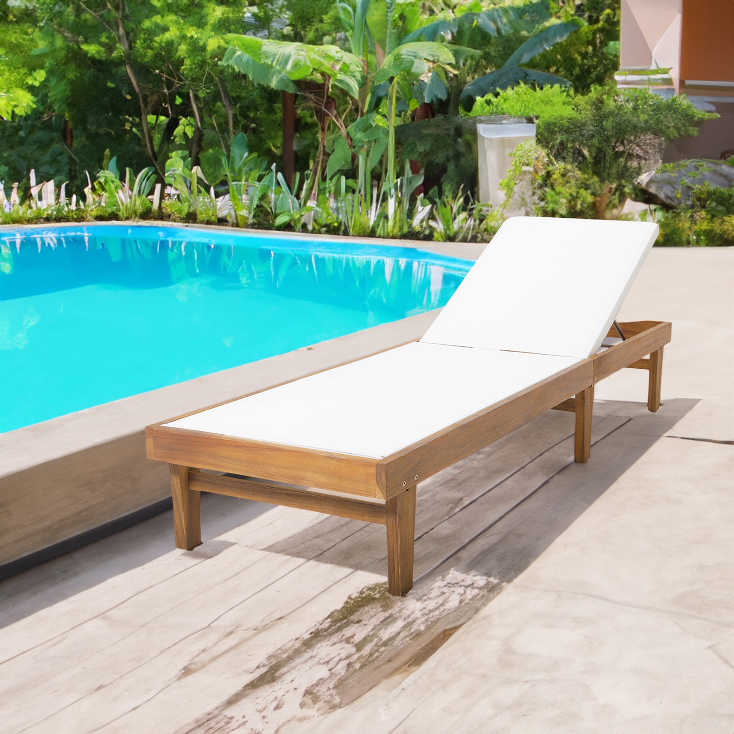 Chaise longue Summerland en malla blanca, cómoda y elegante para uso interior y exterior