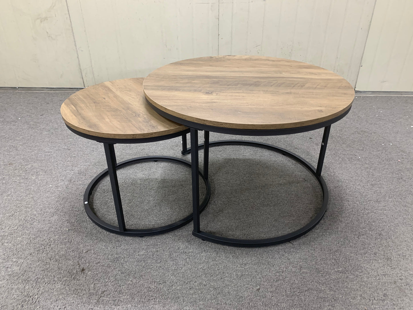 A set of nested coffee tables, 27.6-inch round coffee table, industrial wood veneer, with sturdy metal frame (brown)