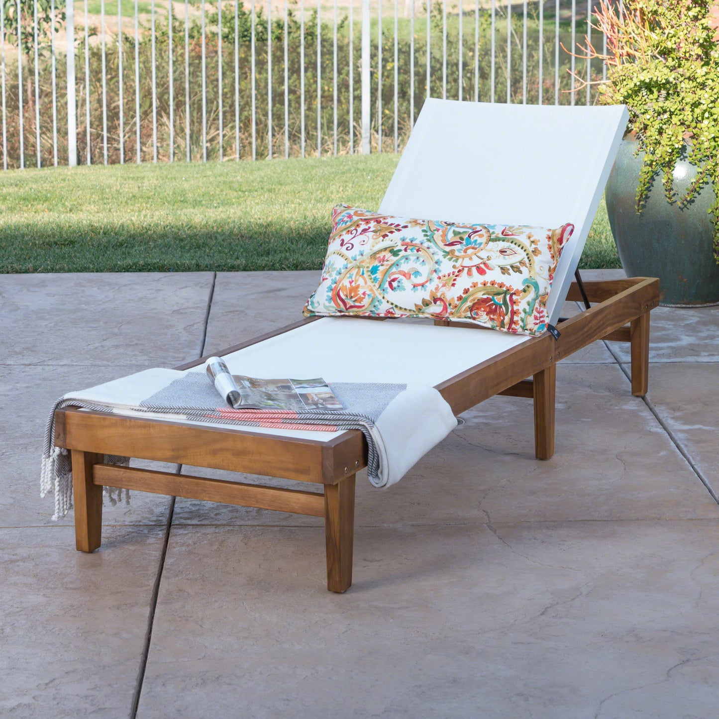 Summerland Chaise Lounge in White Mesh, Comfortable and Stylish for Indoor and Outdoor Use