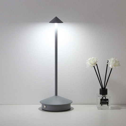 Modern and Simple Metal Luxury Table Lamp, Living Room, Bedroom, Bedside Study, Creative and Warm LED Dimming