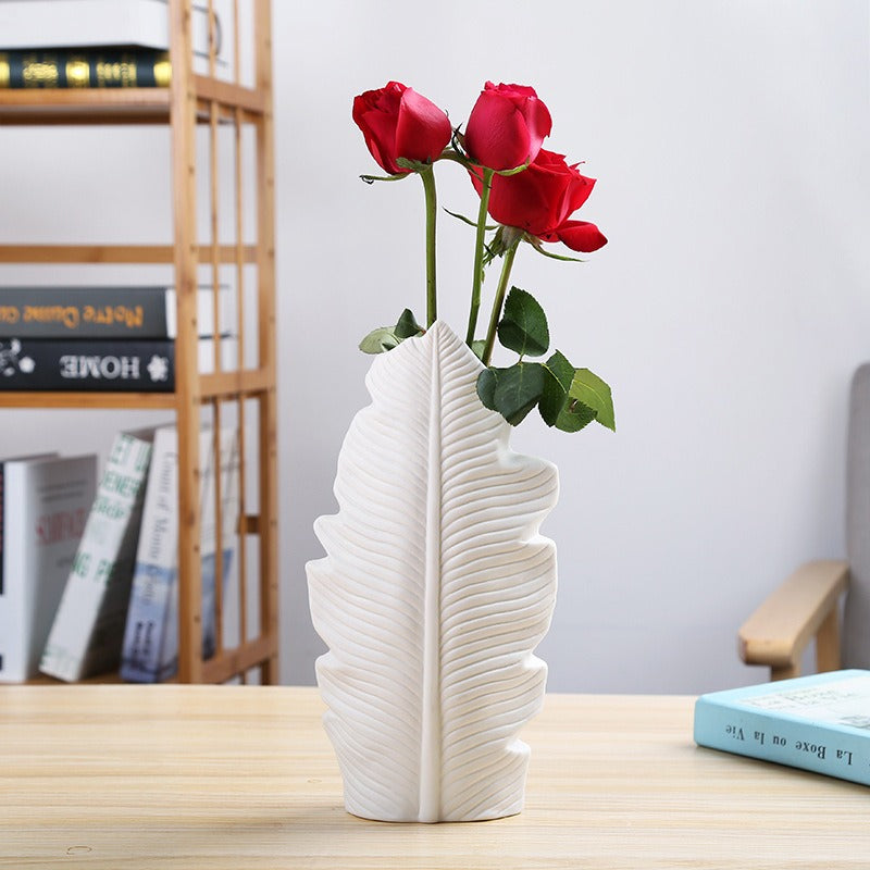 Scandinavian Simple Style Ceramic Vase Decoration Pure White Pigment Roasted Flower Decoration