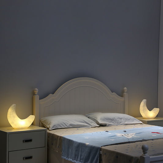 Internet celebrity ins moon night light warm atmosphere decorative ornaments resin moon table lamp simple bedroom bedside lamp