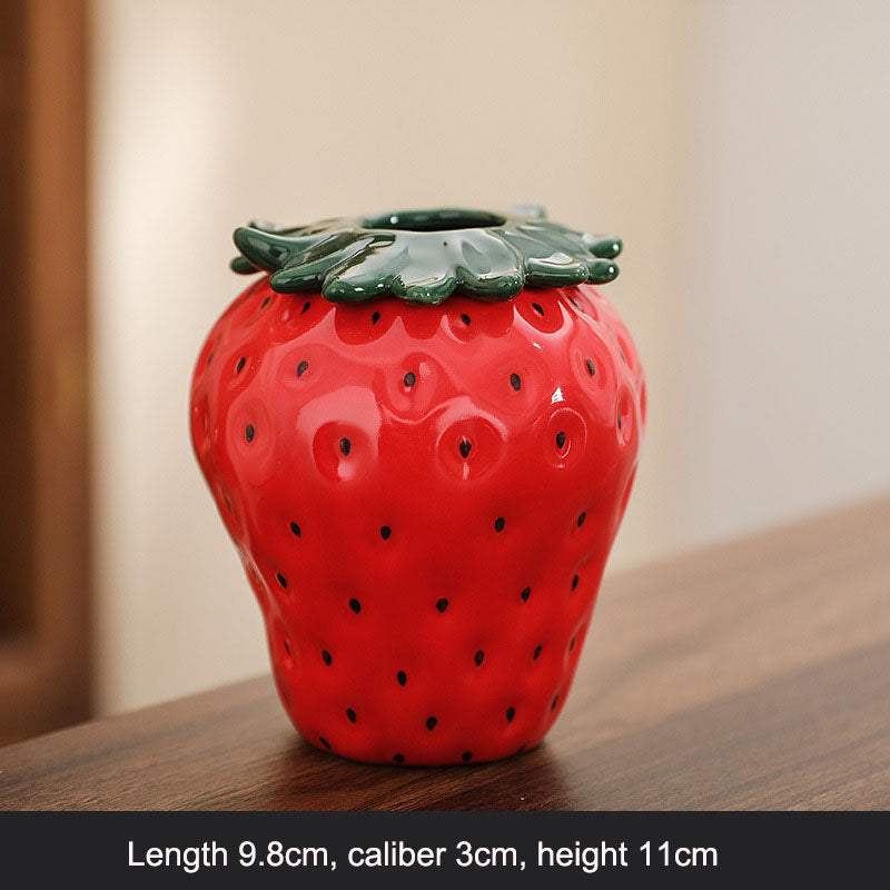 Strawberry ceramic vase, flower arrangement, living room home decoration ornament, hydroponic flower pot, high-end and high aest