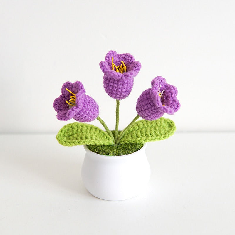 Handmade crocheted small flower potted plants, finished home furnishings, decoration simulation, flower wool knitting, sunflower weaving bouquet